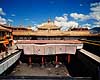 Jokhang. Jokhang, buddhistisk tempel De gyldne tage ( Scan af KOL4364 )  Lhasa Tibet ( Kina ) Asien  budhisme, religion