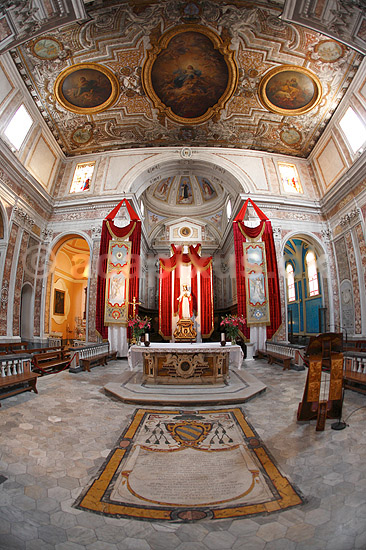 Katedral i Sorrento. Alter i Sorrento's Cathedral i Sorrento; ; Sorrento; Italien; Europa; ; Kirker, fiskeøje