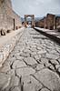 Pompeii. Gade med brosten i Pompeii  Pompeji / Pompei / Pompeii / Napoli / Campania Italien Europa  Arkologi, vulkaner, vulkanudbrud, pyroplastisk flow, pyroplasma, Vesuvius, Vesuv, naturkatastrofer, turistsevrdigheder, sevrdigheder, turisme, Romerriget, romerne, ruiner, ruinbyer