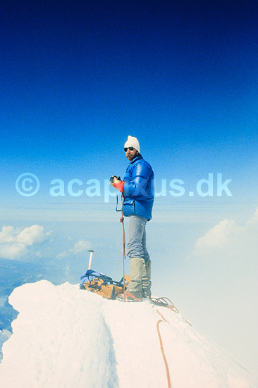 Bjergbestiger. Bjergbestiger p� toppen af Mt Blanc ( Scan af KOL2436 ) ; ; Mont Blanc; Frankrig; ; ; Bjergbestigning, Monte Bianco