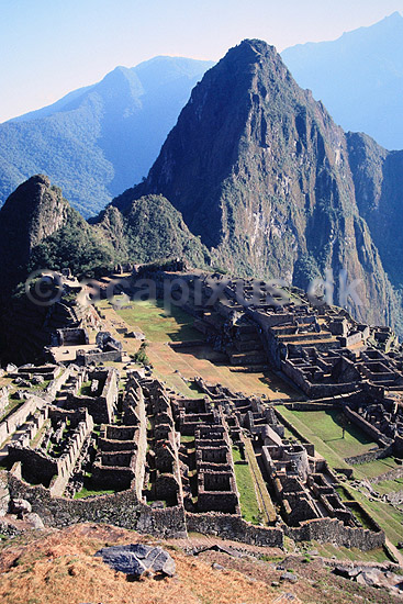 Machu Picchu. Machu Picchu - Set fra Caretakers Hut ( Scan af KOL1941 ) ; ; Machu Picchu; Peru; Sydamerika; ; Inca, inka, inkaer, incaer