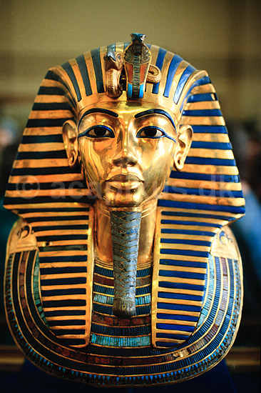 Tutankhamun. Tutankhamun's hovedmaske p� Egyptologisk Museum i Cairo ( Scan af KOL116 ) ; ; Cairo; Egypten; Afrika; ; guld, guldskat, guldskatte, museer, pharao, pharaoer