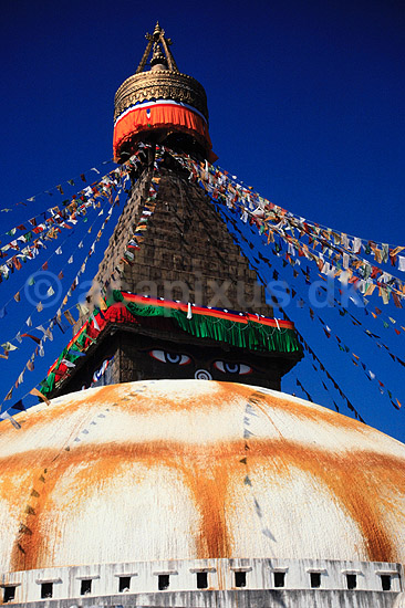 Bodhnath stupaen. Bodhnath stupaen i Bodhnath n�r Kathmandu ( Scan af KOL1384 ) ; ; Bodhnath; Nepal; Asien; ; Buddha, buddhisme, stupa