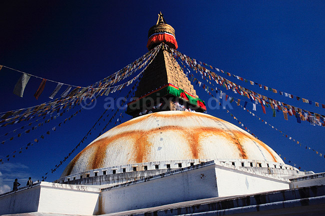 Bodhnath stupaen. Bodhnath stupaen - Bodhnath n�r Kathmandu ( Scan af KOL1386 ) ; ; Bodhnath; Nepal; Asien; ; Buddha, buddhisme, stupa