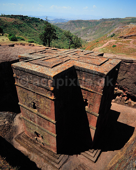 Lalibela. Bet Giyorgis (Skt. Georg) klippekirken i Lalibela ( Scan af KOL5807 ); ; Lalibela; Ethiopien; Afrika; ; Religion, kristendom, koptere, koptisk kirke, kirker