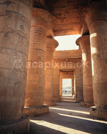 Ramesseum Templet. Ramesseum Templet ( Scan af KOL7706 ); ; Luxor; Egypten; Afrika; ; S�jler, Pharaoh Ramesses II