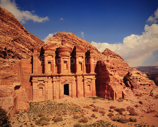 Al Deir / Ad Deir. Al Deir (The Monastery) ( Scan af KOL5437 ); ; Petra; Jordan; Asien; ; Nabataeans, Nabataean konged�mme
