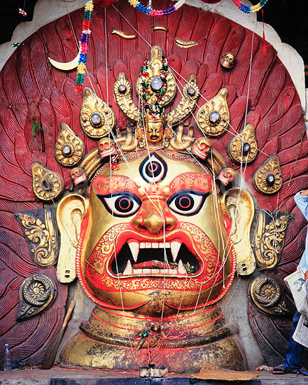 Sweta Bhairab. Sweta Bairab (Hvid Bairab) Durbar Square, Kathmandu ( Scan af KOL4254 ); ; Kathmandu; Nepal; Asien; ; 