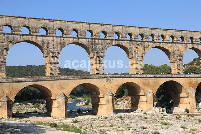 Pont du Gard. Den romerske aquedukt Pont du Gard over floden Gardon; ; Vers-Pount-du-Gard / Roussillon languedoc; Frankrig; ; ; Vandforsyning, romerriget, romersk, aquadukt, aqueduct