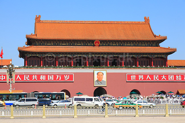 Den Forbudte By. Tian'anmen porten (Den Himmelske Freds Port) ind til Den Forbudte By i Beijing. Stadig med portr�t af Mao Zedung; ; Den Forbudte By / Beijing; Kina; ; ; Palace Museum, The Forbidden City, Det kejserlige palads, UNESCO Verdens Kulturarv, UNESCO World Heritage