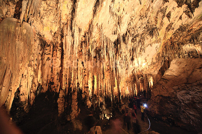 Klippehule. Klippehulen Artá Caves med stalagmitter og stalaktitter; ; Artá Caves / Mallorca; Spanien; ; ; huler, spelunk