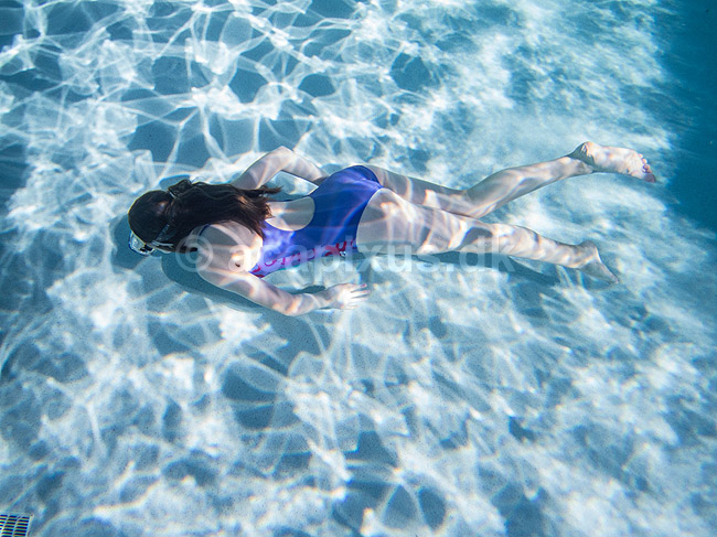 Snorkeldykker. Snorkel dykker i swimming pool (Model released); ; Fort Myers Beach / Estero Island / Florida; USA; ; ; Snorkling, dykning, sv�mning, sport, ferie, turisme