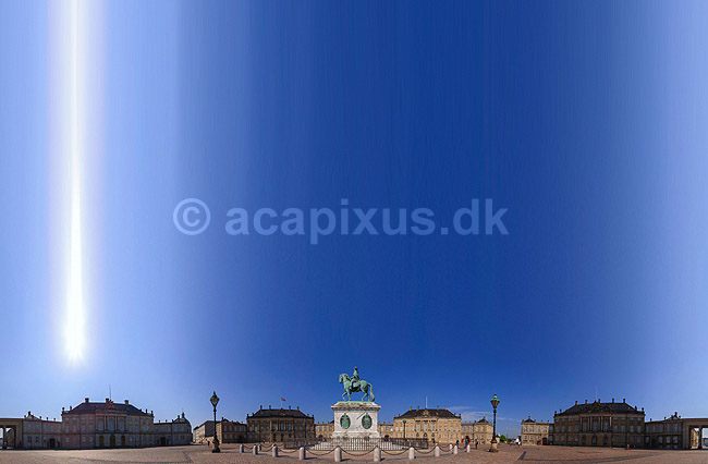 Amalienborg. 360 graders panorama fra Amalienborg Slotsplads; ; K�benhavn; Danmark; ; sev�rdigheder; slotte, arkitektur, borge, panoramaer