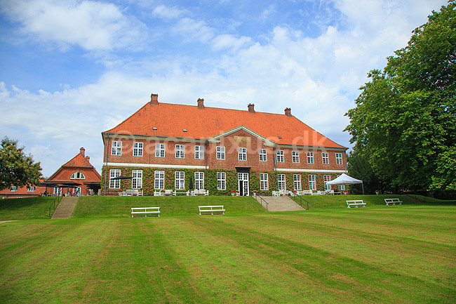 Hindsgavl Slotshotel. Hindsgavl Slot; ; Middelfart; Danmark; ; ; Hindsgavl Alle 7, 5500 Middelfart