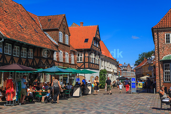 Ribe. Gamle huse p� Overdammen i Ribe; ; Ribe; Danmark; ; Sev�rdigheder; 