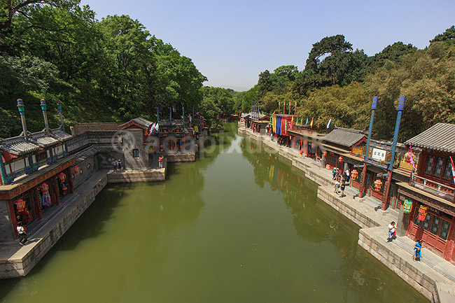 Sommerpaladset i Beijing. Houhu Lake ved Sommerpaladset i Beijing - Summer Palace; ; Beijing; Kina; Asien; ; Peking