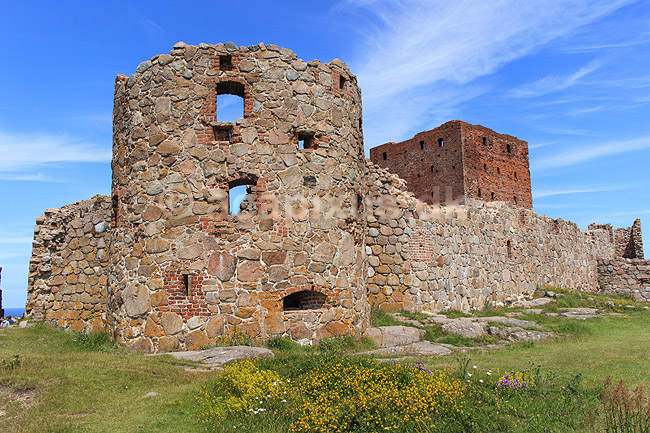 Hammershus. Mantelg�rden med Mantelt�rnet i baggrunden ved Hammershus slotsruin; ; Bornholm; Danmark; ; Sev�rdigheder; Turistattraktion