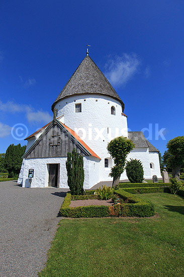 Olsker. Ols kirke - Olsker; ; Olsker / Bornholm; Danmark; ; ; Rundkirke, rundkirker, kirke, kirker, kristendom, religion