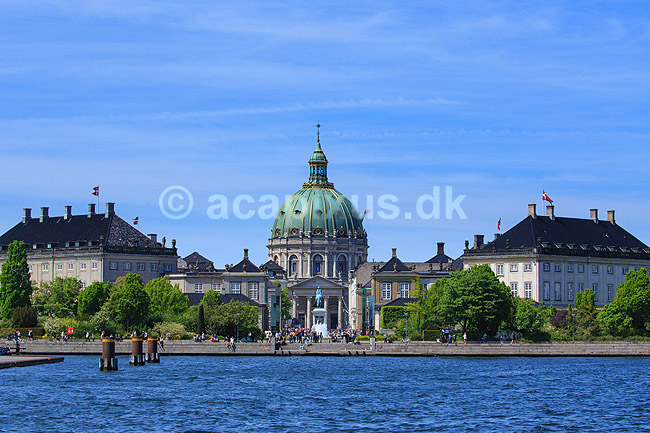 Amalienborg og Marmorkirken. Amalienborg og Marmor Kirken / Frederiks Kirke set fra Operahuset; ; K�benhavn; Danmark; ; Sev�rdigheder; 