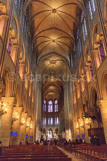 Cath�drale Notre-Dame. Hovedskibet i Notre Dame domkirken i Paris; ; Notre Dame / Paris; Frankrig; ; ; Religion, kristendom, Notre Dame Cathedral, 6 Parvis Notre-Dame - Place Jean-Paul II, 75004 Paris, France. Kirker, domkirker, katedral, katedraler