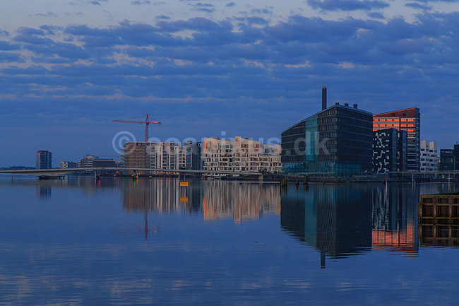 K�benhavns Havn. Morgengry ved K�benhavns-havn set fra Kalvebod Brygge. Th Ingeni�rforeningen IDA; ; K�benhavn; Danmark; ; ; Bybilleder, stemningsbilleder