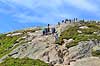 Fjeldvandrere. Vandrere p� fjeldet p� vej imod Kjeragbolten  Kjerag / Stavanger Norge   Vandring, vandretur, fjeldvandring, turisme