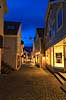 Stavanger. Bybillede i S�regata i den gamle by i Stavanger i skumringen  S�regata / Stavanger Norge   Bybilleder gadebilled
