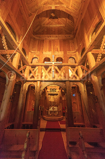 Fantoft Stavkirke. Kirkerummet i den genopbyggede Fantoft Stavkirke; ; Fantoft / Bergen; Norge; ; ; Turisme, sev�rdigheder, kristendom, stavkirker
