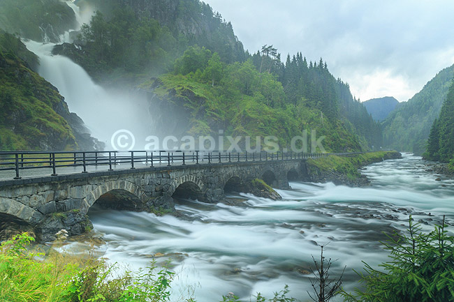 L�tefossen . L�tefossen syd for Odda; ; L�tefossen; Norge; ; ; Vandfald
