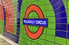 Piccadilly Circus. Stations skilt p� Piccadilly Circus stationen i London Underground  London England   Transport, undergrundsbaner, The Tube, subway, metro