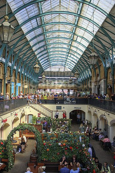 Covent Garden. Covent Garden i London; ; London; England; ; ; Shopping, cafe, restaurant