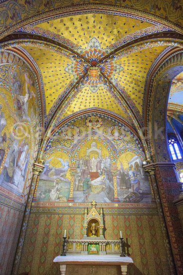 Matthias Kirken. Matthiaskirken, Matthias Church, Matyas Templom, p� Borgh�jen p� den vestlige Buda-side af Donaufloden i Budapest; ; Matthias Kirken / Budapest; Ungarn; ; sev�rdigheder; Kirker, kristendom, religion