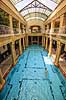 Gellert thermiske bade. Gellert termiske bade, Gellert Thermal Baths and Swimming Pool, p� den vestlige Buda-side af Donaufloden i Budapest  Hotel Gellert / Budapest Ungarn  sev�rdigheder Gellert Gyogyfurdo es Uszoda, swimmingpool, badeferie, badning, sv�mning