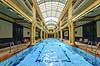 Gellert thermiske bade. Gellert termiske bade, Gellert Thermal Baths and Swimming Pool, p� den vestlige Buda-side af Donaufloden i Budapest  Hotel Gellert / Budapest Ungarn  sev�rdigheder Gellert Gyogyfurdo es Uszoda, swimmingpool, badeferie, badning, sv�mning