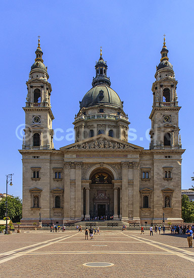 St Stefans Katedral. St Stefans Katedral, St. Stephen's Basilica, Szent Istv�n Bazilika, p� Pest-siden ad Donaufloden i Budapest; ; St Stephans Katedral / Budapest; Ungarn; ; sev�rdigheder; Kirker, kristendom, religion