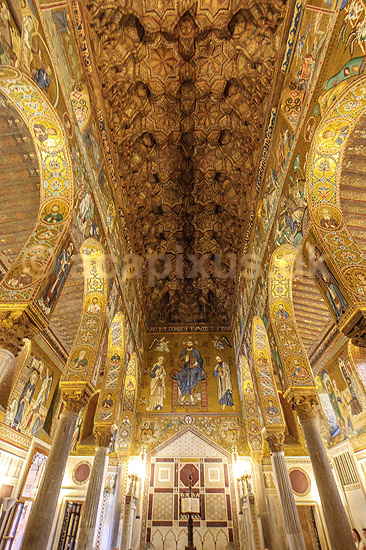 Palatine Kapellet. Gyldne mosaikker udsmykker Palatine Chapel i Royal Palace (Palazzo Reale e Cappella Palatina) i Palermo; ; Palermo / Sicilien; Italien; ; sev�rdigheder; Kirker, kristendom, religion, katolsk, guld