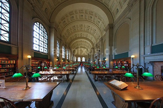 Boston Public Library. L�sesalen i Boston Public Library - Central Library; ; Boston / Massachusetts; USA; ; Sev�rdigheder; Bibliotek, biblioteker, l�sesale, b�ger, fordybelse, l�sning, kundskab