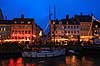 Julemarked p� Nyhavn. Juleudsmykning til Julemarked p� Nyhavn  Nyhavn / K�benhavn Danmark  Sev�rdigheder Julemarkeder, jul, julehandel, handel, juleudsmykning, julestemning