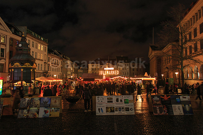 H.C Andersen Jule marked. Juleudsmykning til Julemarked p� Nytorv i K�benhavn - Hans Christian Andersen Christmas Market; ; Nytorv / K�benhavn; Danmark; ; Sev�rdigheder; Julemarkeder, jul, julehandel, handel, juleudsmykning, julestemning