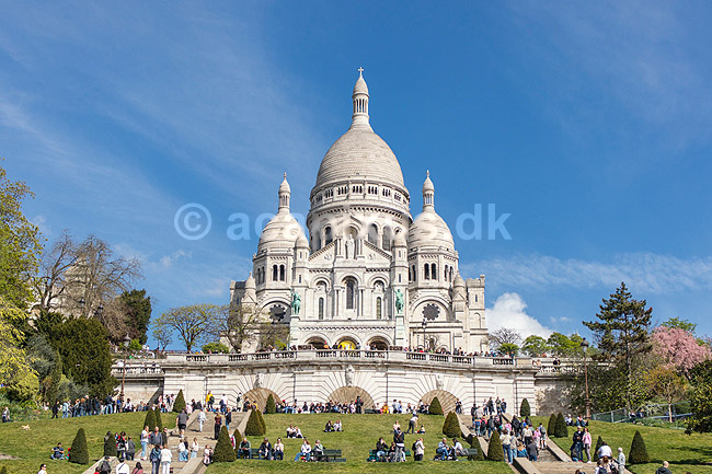 Sacre-Coeur i Paris. Kirken Sacre Coeur ( Jesus Hellige Hjerte ) p� toppen af Montmartre i Paris; ; Montmartre / Paris; Frankrig; ; ; Sacre-C�ur, Sacre C�ur, kirker, religion, katolsk, katolisisme, Paul Abadie