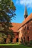 Vor Frue karmeliterkloster ved Sct. Mari� Kirke. Den indre g�rd i Vor Frue kloster ved Sct. Mari� Kirke i Helsing�r  Helsing�r Danmark  Sev�rdigheder turistsev�rdigheder, religion, kristendom, kirker, kirke, Karmeliterordenen, Helsing�r Stiftsadministration, bispekontor