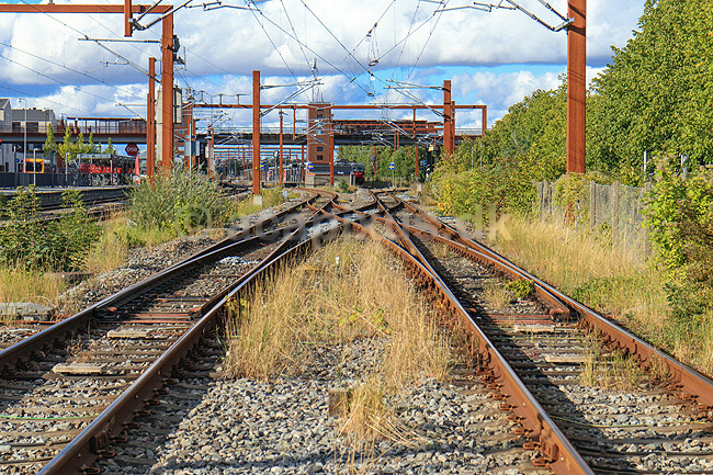 Jernbane. Banelegemer, jernbanespor, skinnelegeme n�r K�ge Station; ; K�ge; Danmark; ; ; Jernbarner, tog, togtransport, DSB