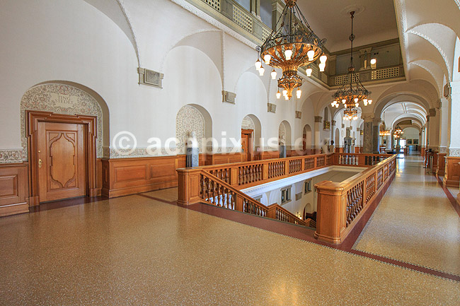 Vandrehallen p� Christiansborg. Vandrehallen p� Christiansborg med de ber�mte trapper hvor nyvalgte statsministre ses p� valgaftenerne; ; Christiansborg Slot / K�benhavn; Danmark; ; Sev�rdigheder; Folketinget, demokrati, regering, folkestyre