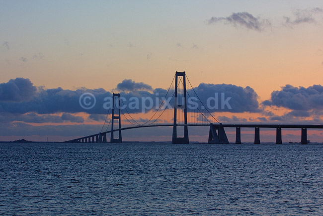 Storebæltsbroen set fra Korsør siden ved solnedgang; ; ; Danmark; Europa; ; transport
