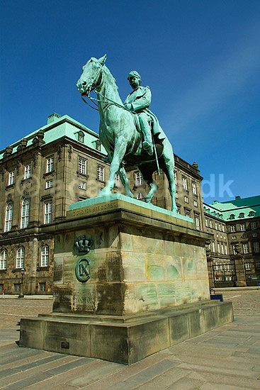 Rytterstatuen af Christian den 9ende ved Christiansborg; ; K�benhavn; Danmark; ; ; 
