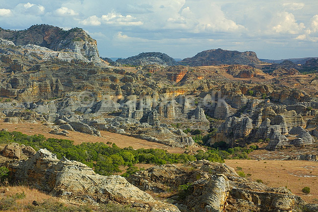 Klipperformationer nær La Piscine Naturelle i Isalo National Park; ; Isalo National Park; Madagaskar; Afrika; ; 