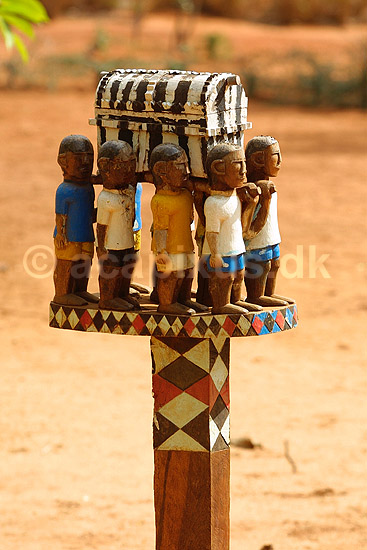 Typisk Madagaskisk tr�sk�rer-kunstarbejde; ; ; Madagaskar; Afrika; ; 