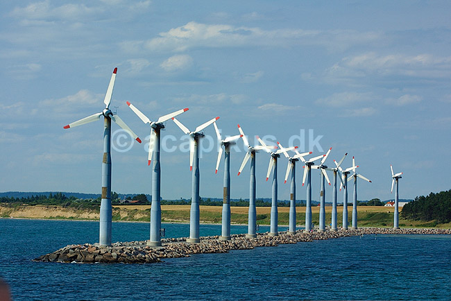 Vindm�llepark ud for Ebeltoft Havn; ; ; Danmark; Europa; ; vindenergi elektrisitet