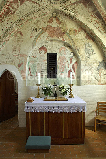 Alteret og kalkmalerier i Jetsmark kirke; ; Pandrup / Nordjylland; Danmark; ; ; religion kristendom kultur landsbykirker