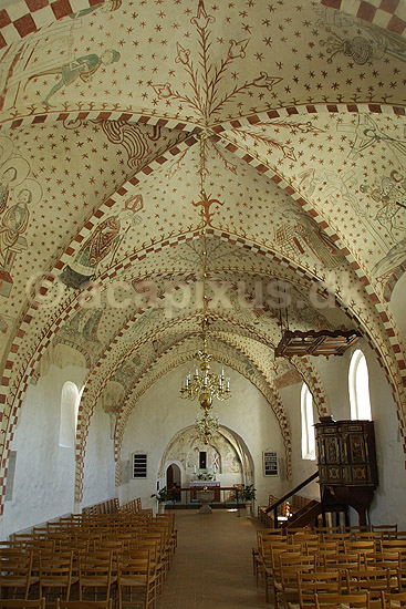 Kirkerummet med kalkmalerier i Jetsmark kirke; ; Pandrup / Nordjylland; Danmark; ; ; religion kristendom kultur landsbykirker